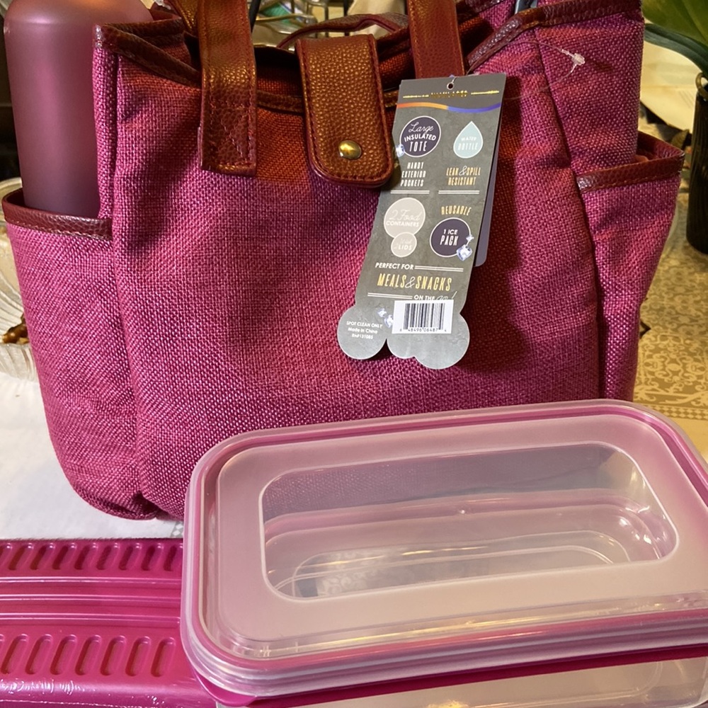 NWT 7 pc insulated tote set:tote bag, water bottle, food containers, ice pack